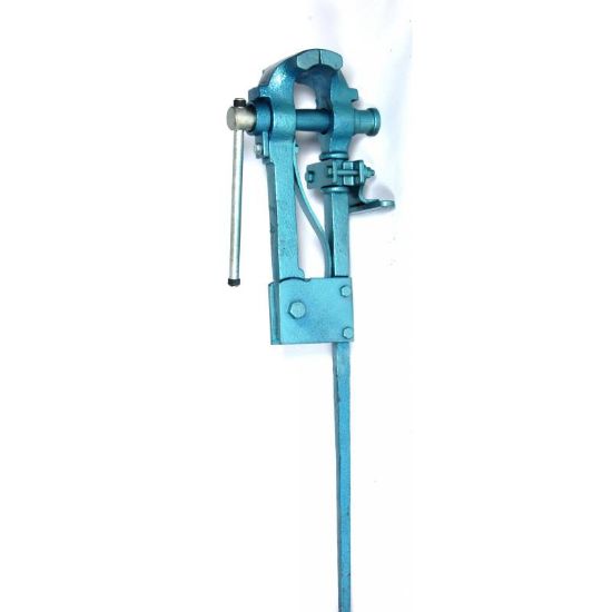 K&M Wholesale Suppliers Limited. Blacksmiths Leg Vice and Stand
